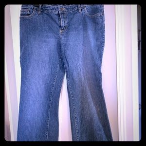 Daisy Fuentes modern woman jeans